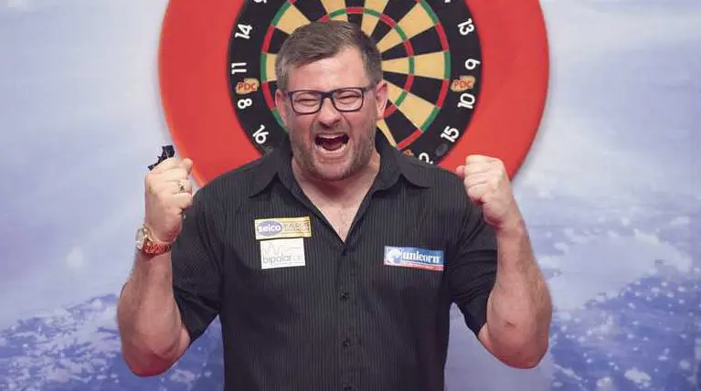 Wade ten koste van Aspinall naar kwartfinale op EK Darts
