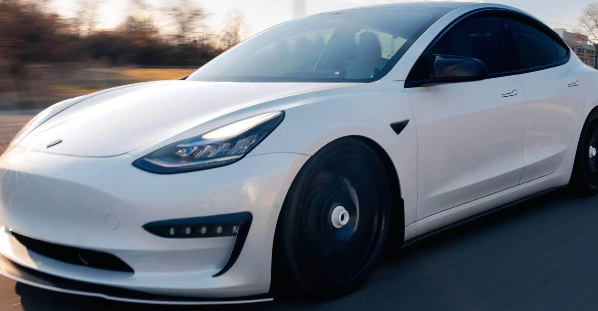 Full Self Driving komt waarschijnlijk in februari 2026 naar Tesla’s in Nederland