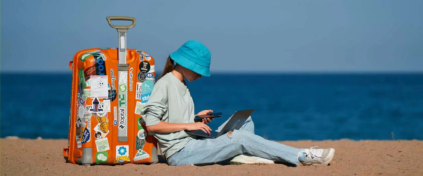 laptop in de zon