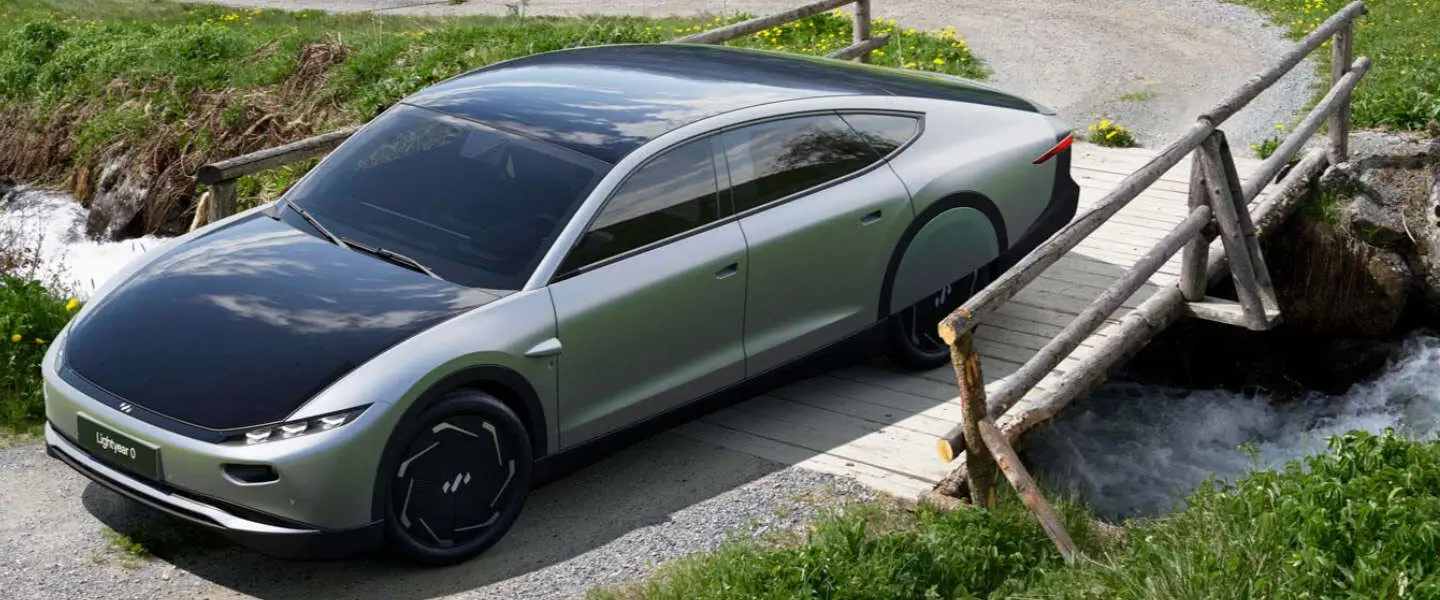 Redding van Lightyear zonneauto nabij