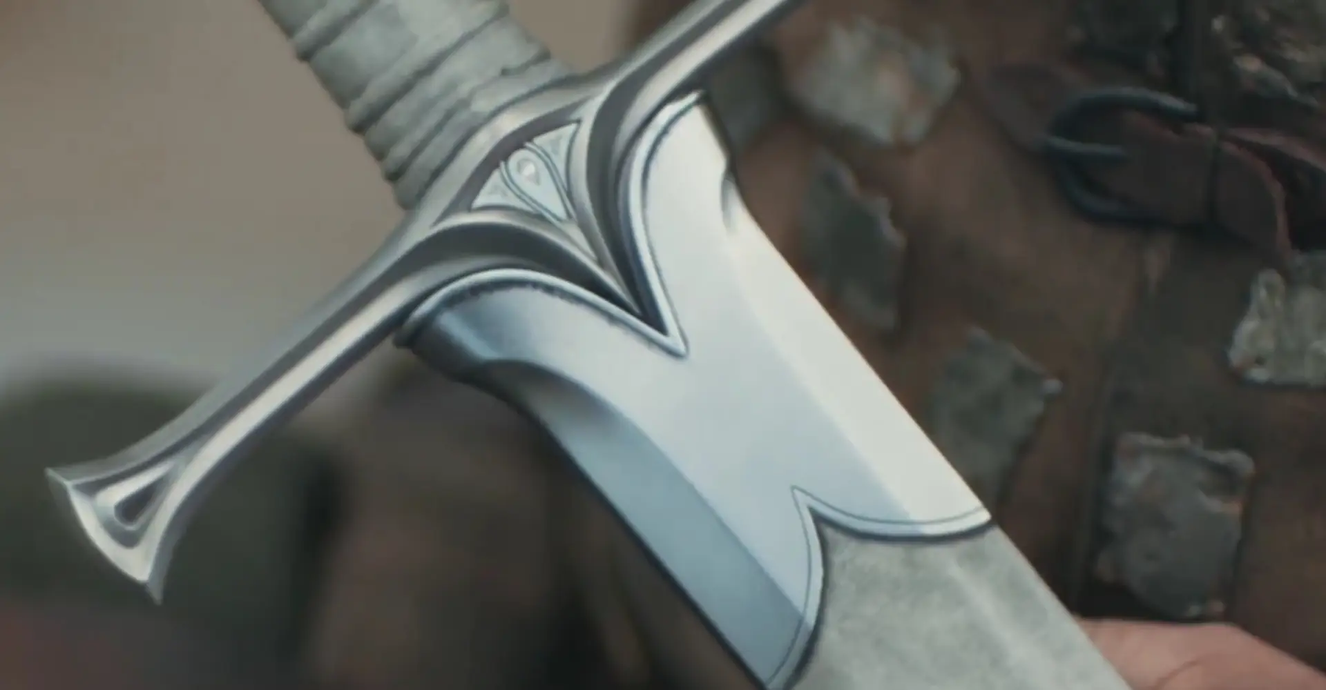 Nieuwe video van The Rings of Power toont Elendils plannen