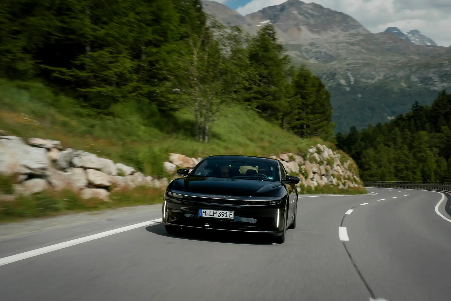 Lucid Air Grand Touring legt 1.205 kilometer af op één acculading