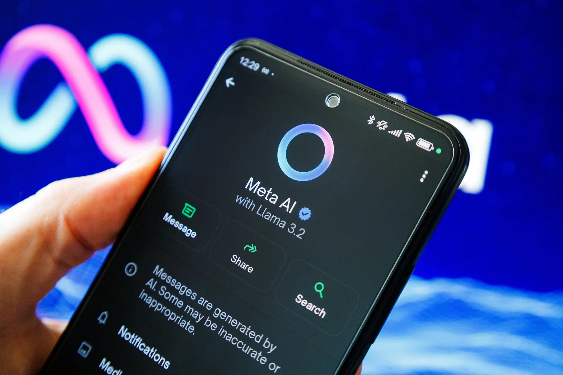 Chatbot Meta AI rolt nu uit binnen WhatsApp in Nederland