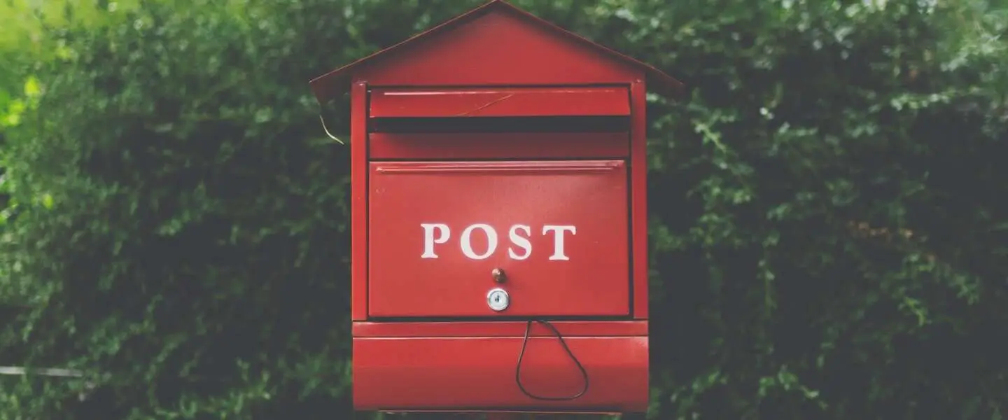 post header a