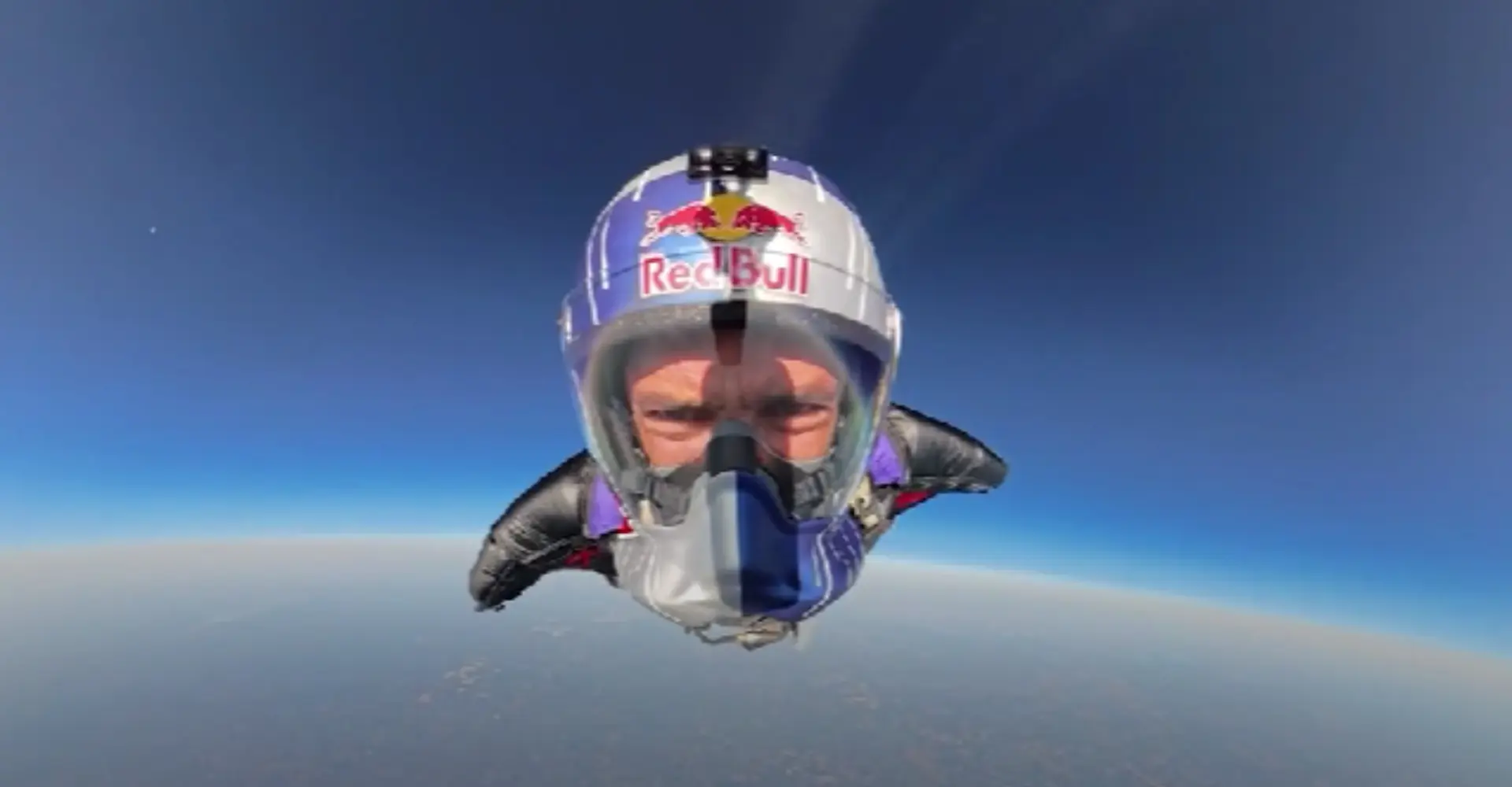 Red Bull-wingsuitpiloot verplettert drie wereldrecords