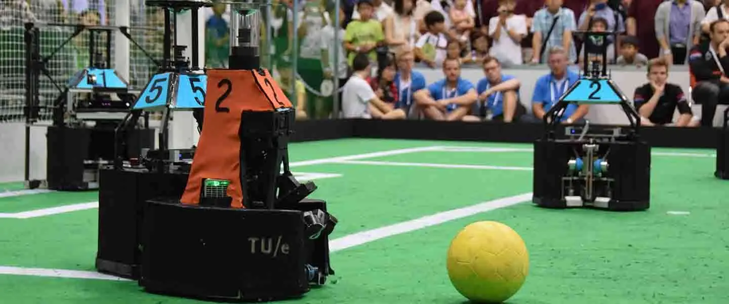 Deze Oranje Robot maakt wel een goede kans op het winnen van een WK Voetbal​