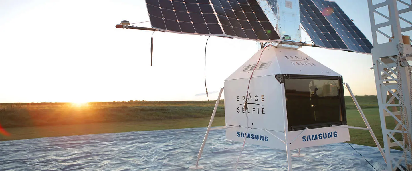 space selfie s10
