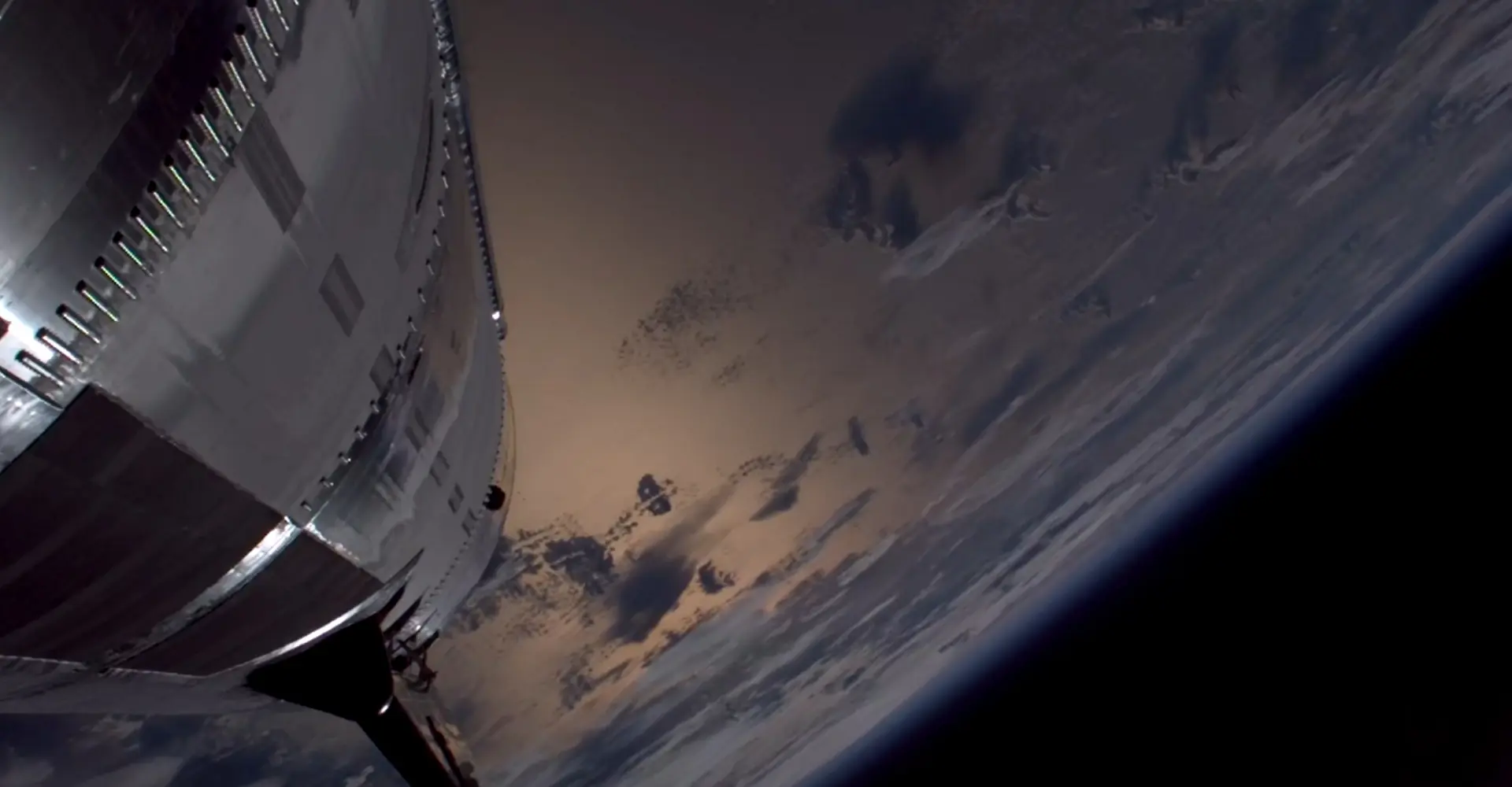 SpaceX viert een succesvolle tiende Starship-lancering