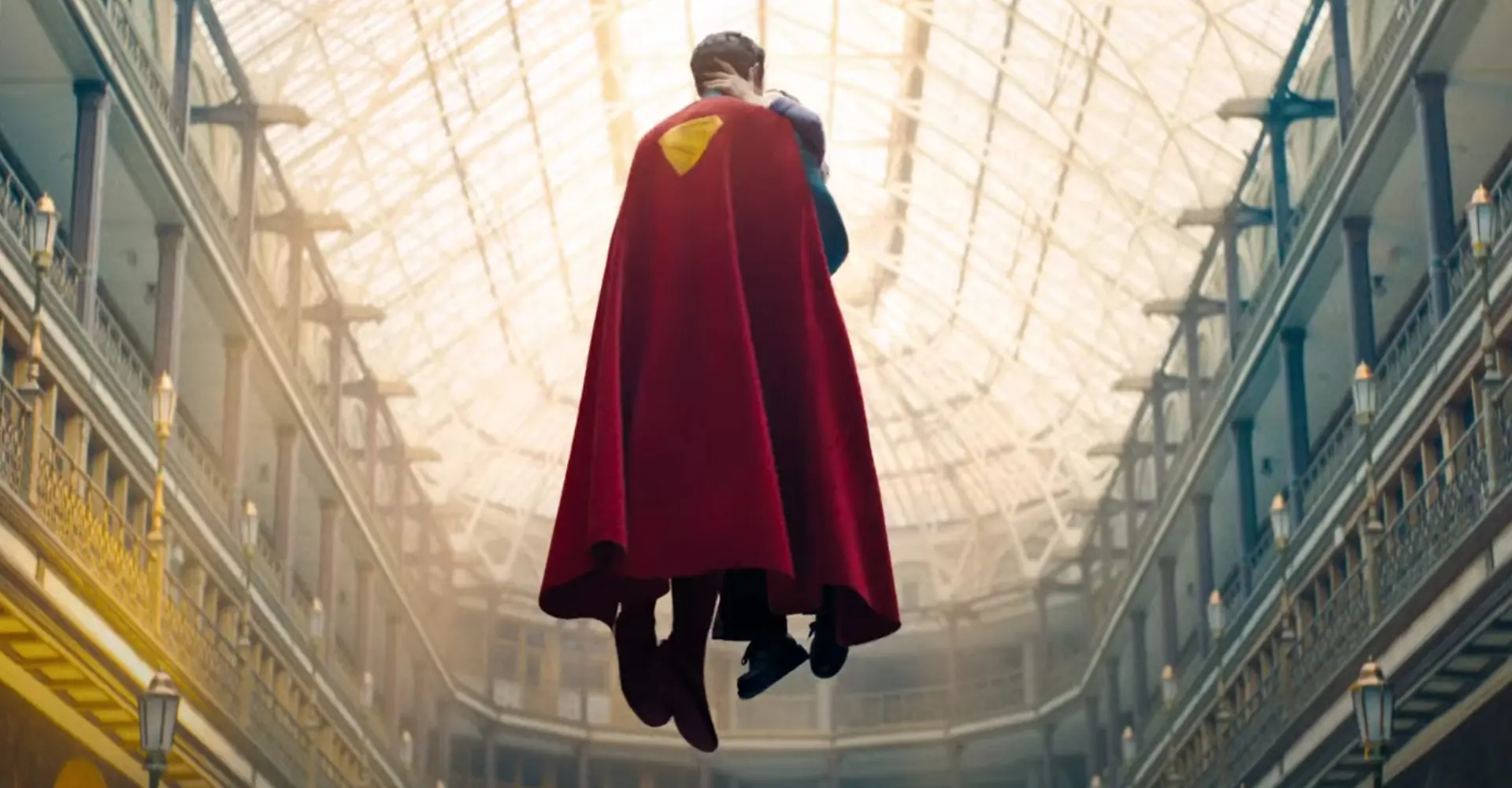 Lekker veel Lois Lane en een first-person-perspectief in Superman-trailer