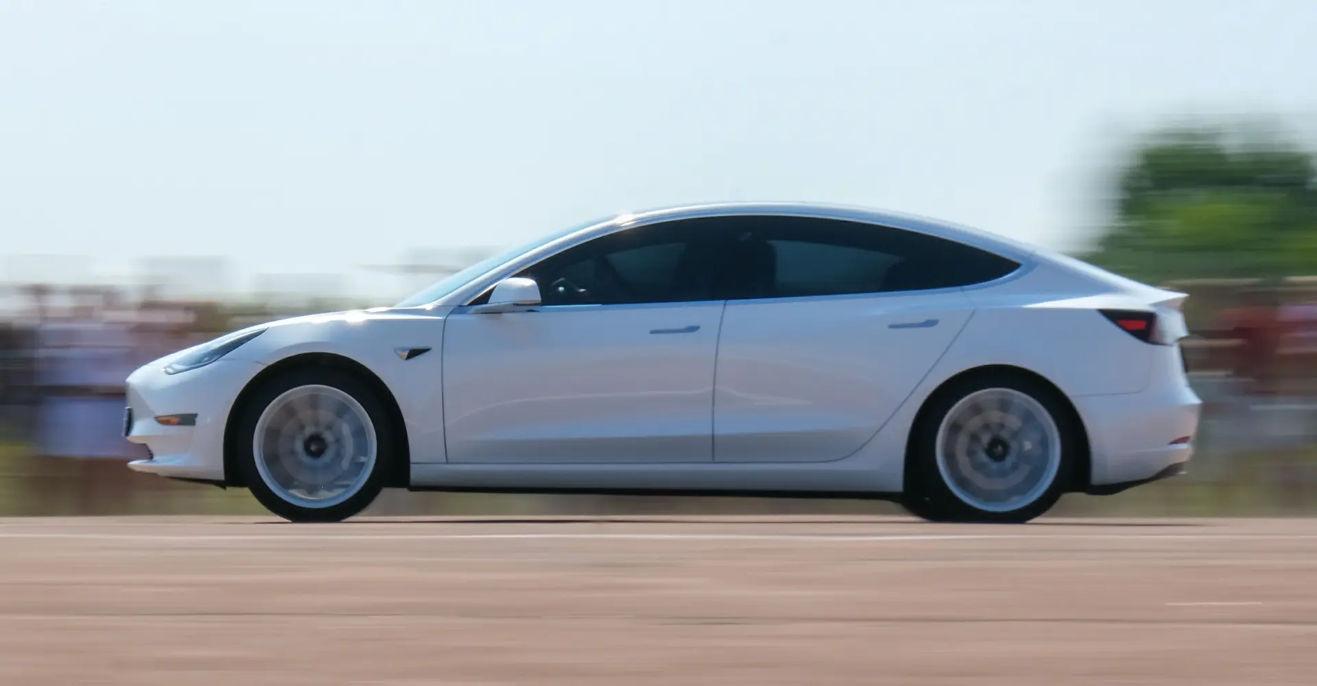 Tesla wil eindelijk Apple CarPlay toevoegen
