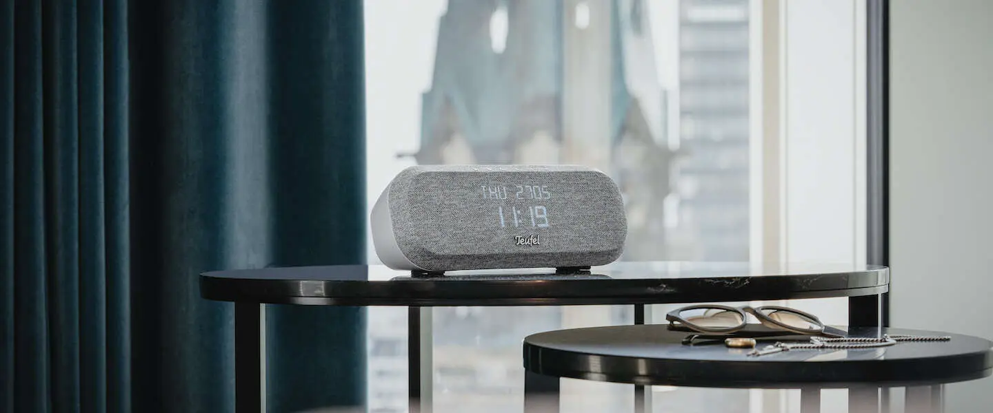 Teufel Radio One wakker worden met de klokken van een Berlijnse kerk