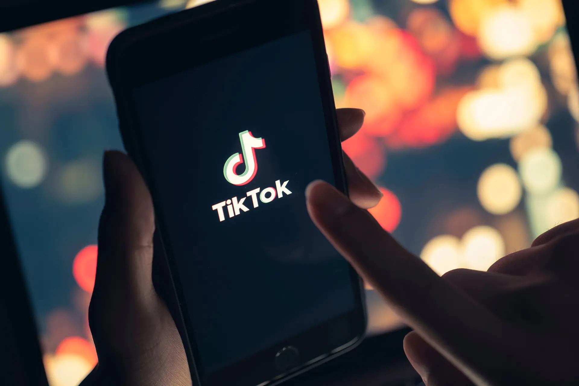 Racistische video's op TikTok komen door Google Veo 3