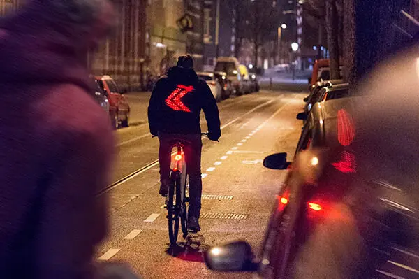 Smart jacket: veilig navigeren in het verkeer