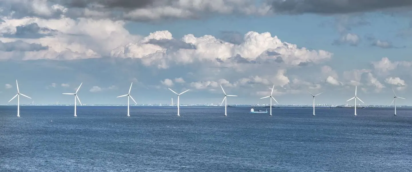 Britten gestart met bouw grootste windmolenpark op zee