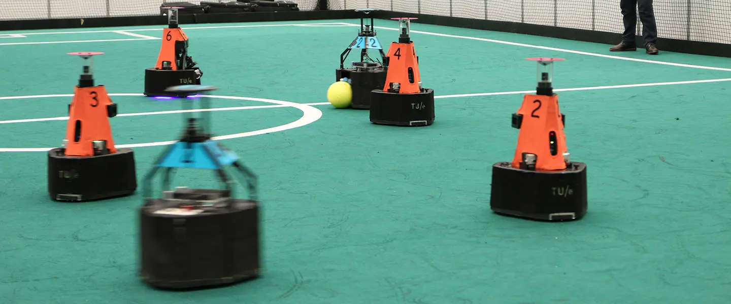 wk robot voetbal