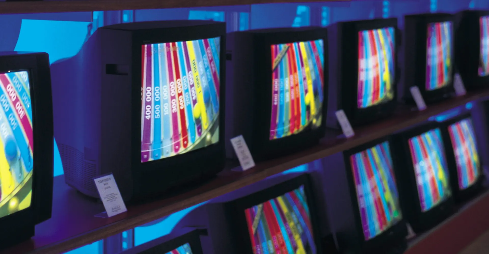 Meer mensen kijken YouTube op hun televisie dan op hun telefoon