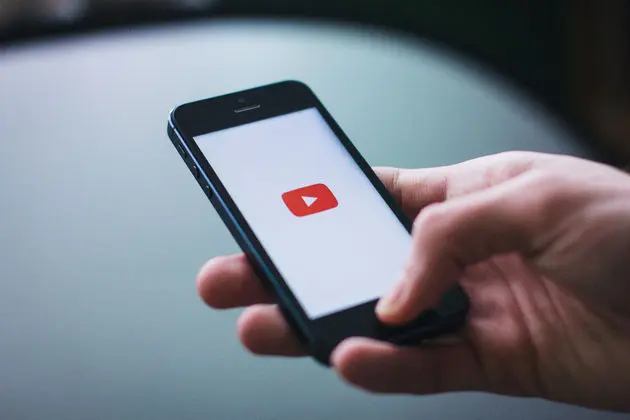 YouTube maakt naar podcasts luisteren gebruiksvriendelijker