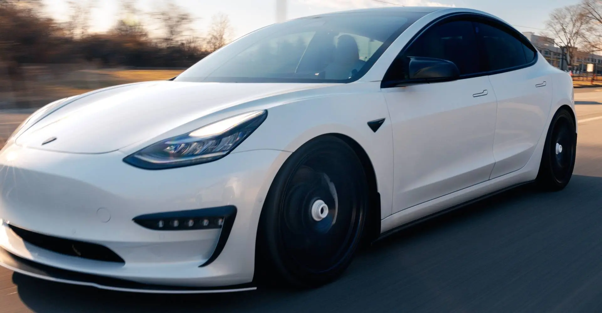 Je Tesla gaat je waarschuwen als je je telefoon vergeet