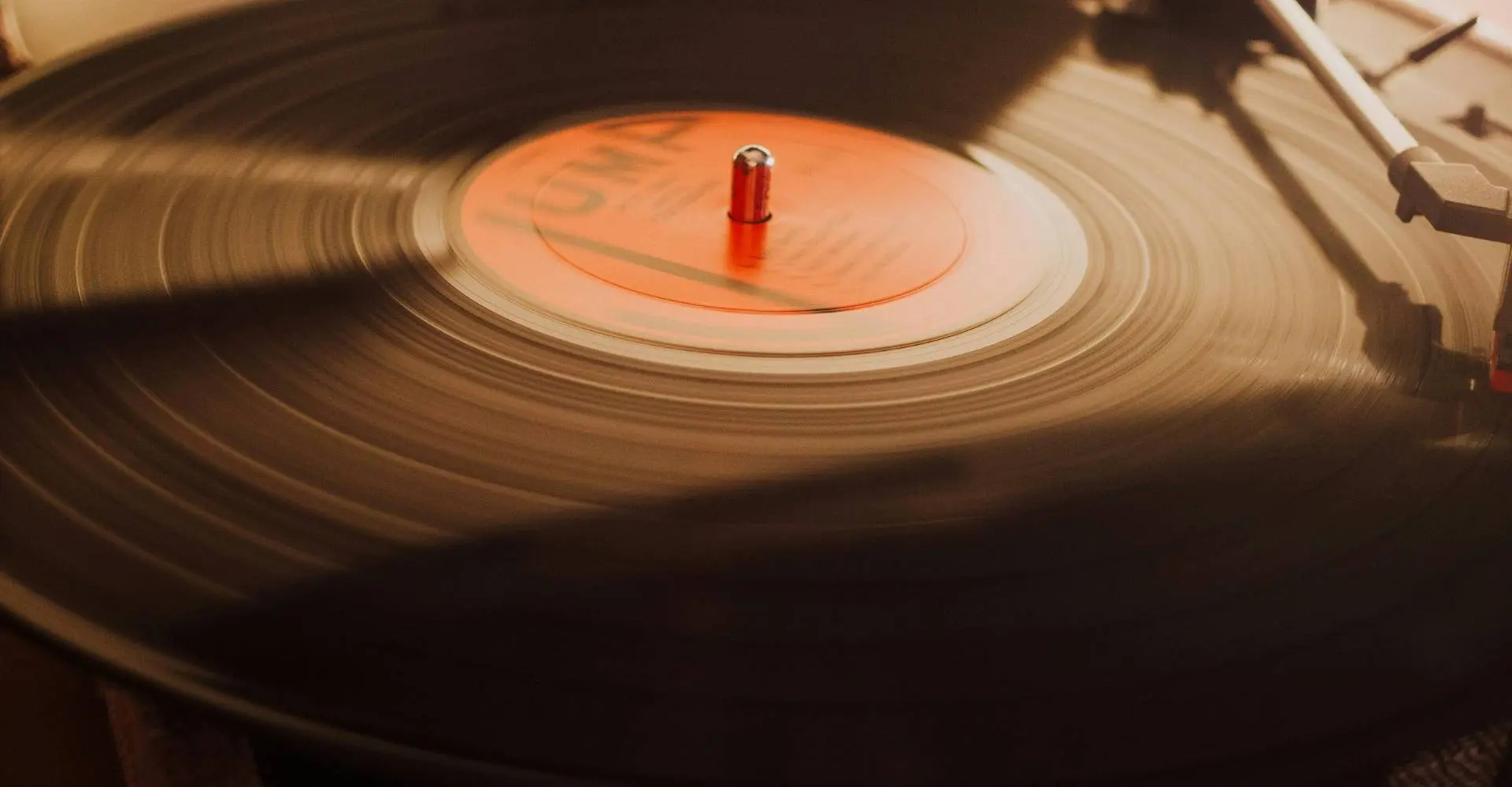Suno is een AI-muziekmaker die je makkelijk zelf kan gebruiken