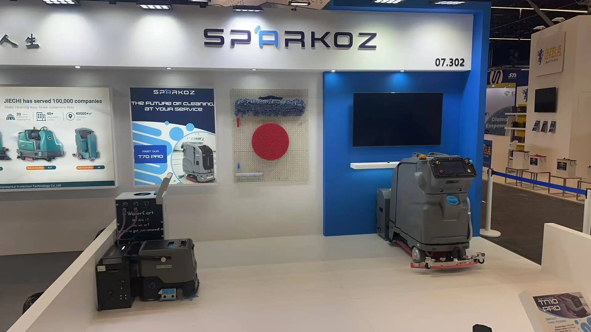 Sparkoz toont twee autonome schoonmaakrobots op Interclean Amsterdam