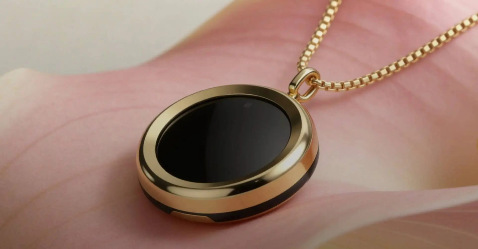 Deze ketting checkt of je geen last krijgt van de zon