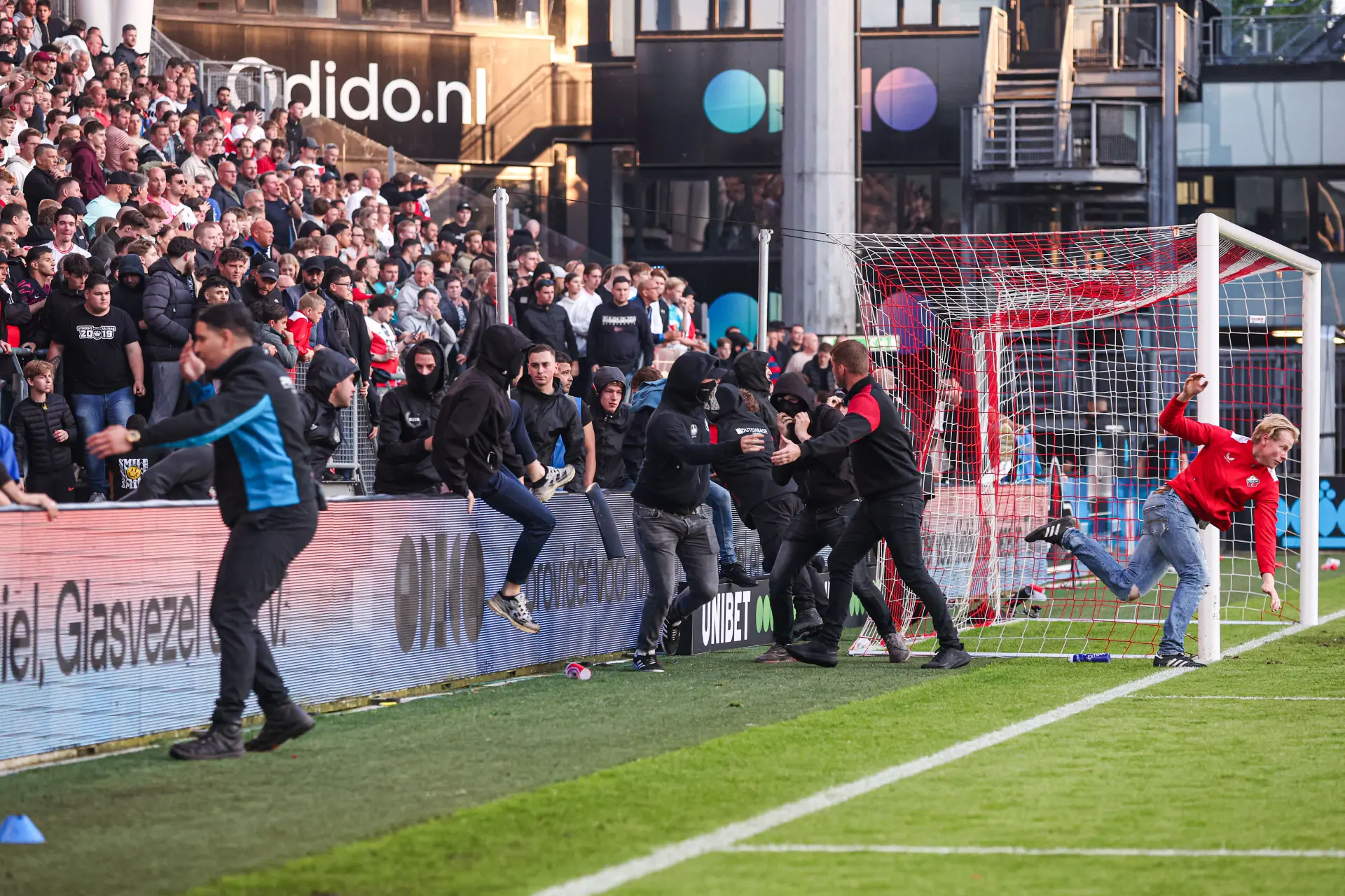 Burgemeester Utrecht regeert met ijzeren vuist: FC Utrecht speelt volgend duel zonder publiek