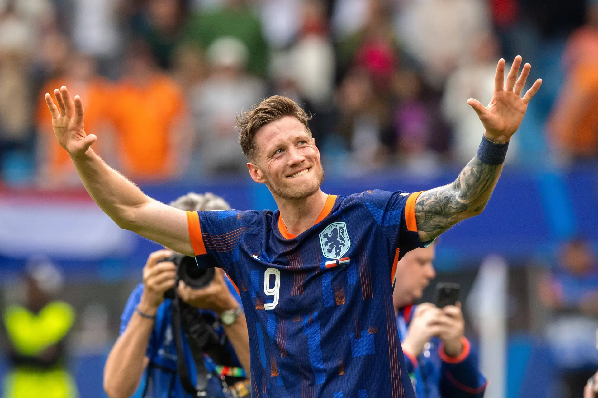 Ajax optimistisch over komst Weghorst, akkoord dichtbij