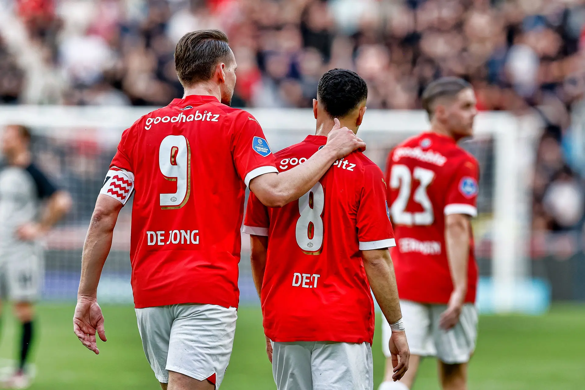 PSV houdt fans voor de gek en presenteert aanwinst