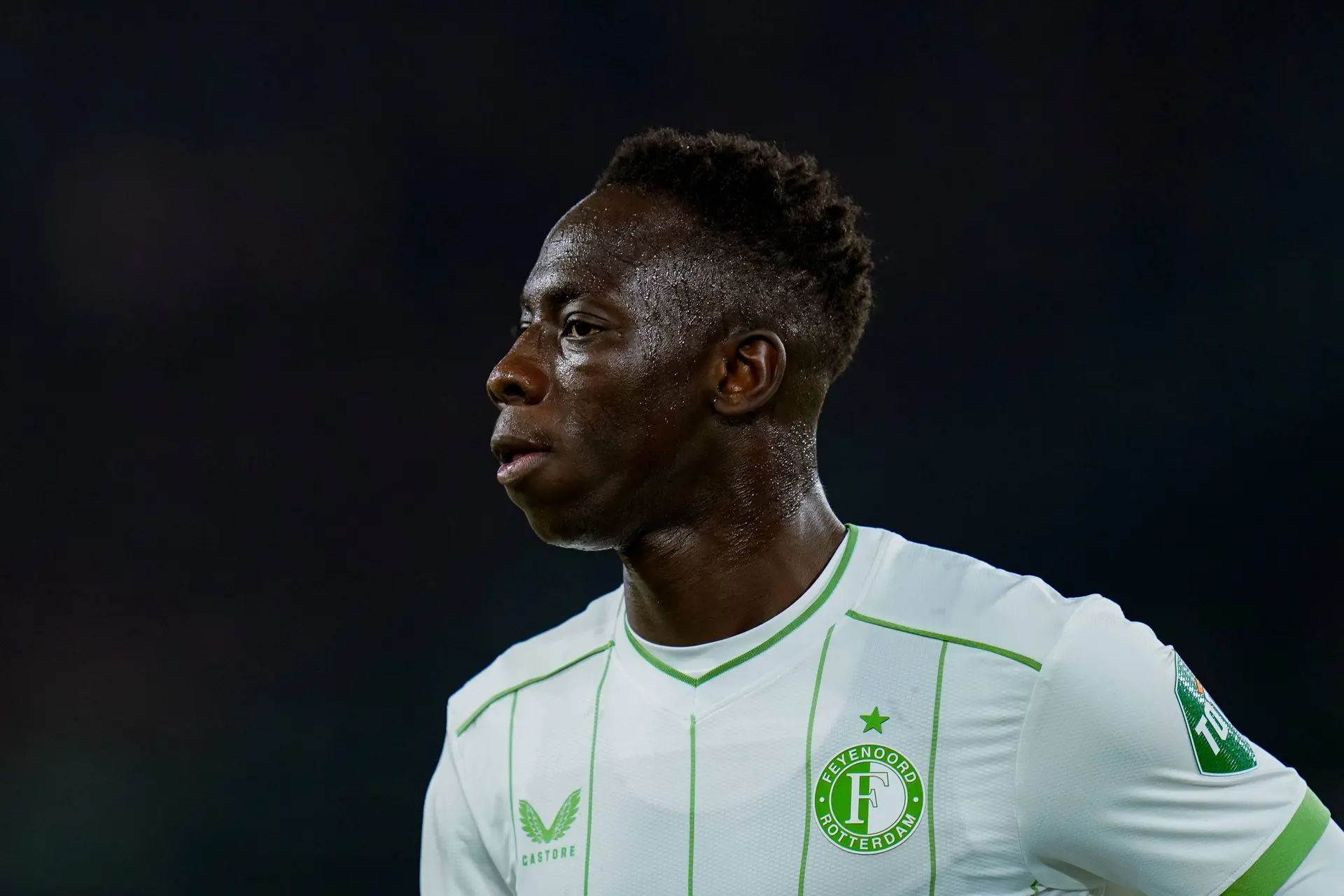 Oud-Feyenoorder Minteh vertrekt voor megabedrag naar Brighton & Hove Albion