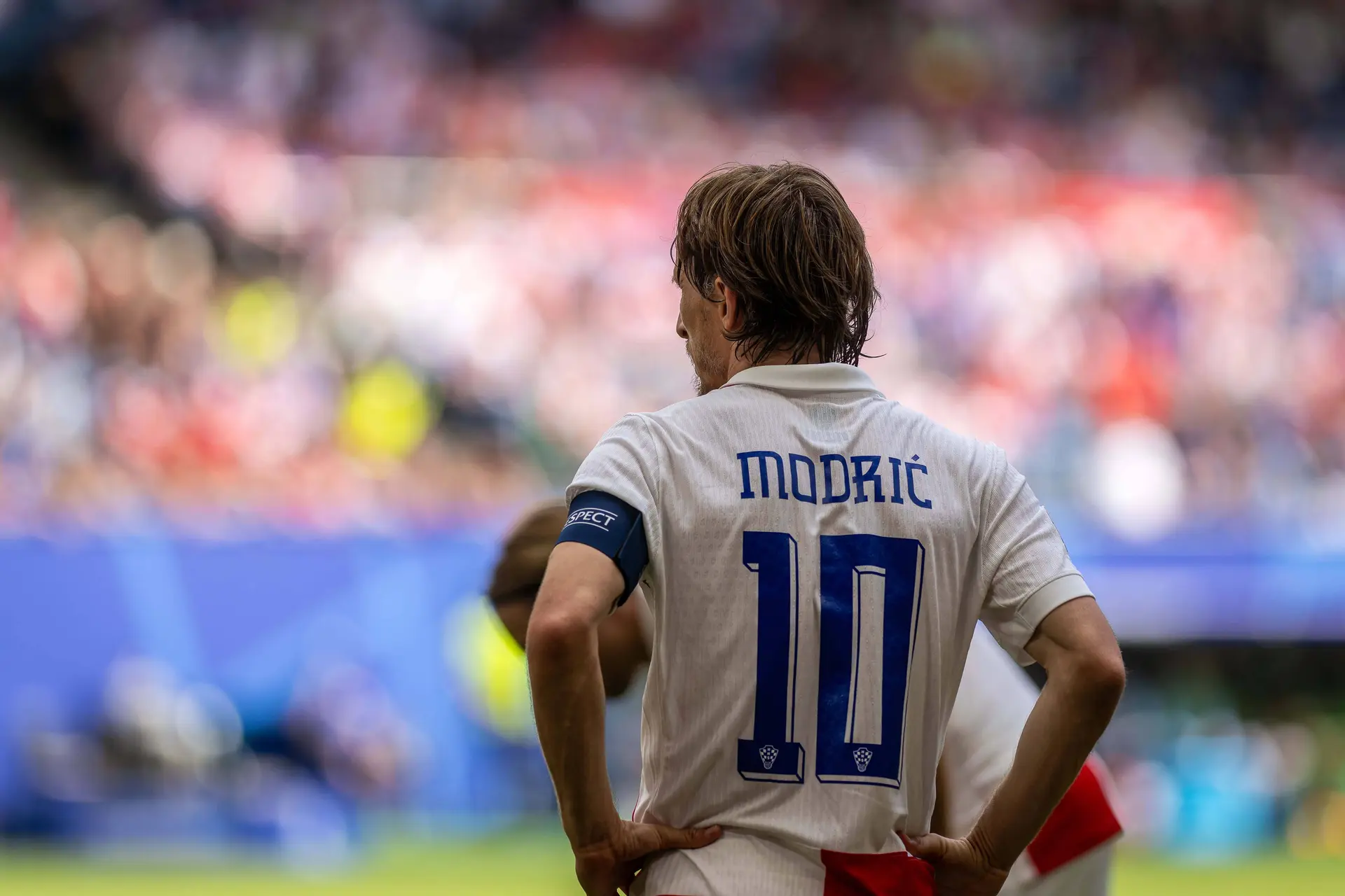 Modric plakt er nog één jaar aan vast en krijgt mooie extra van Real Madrid