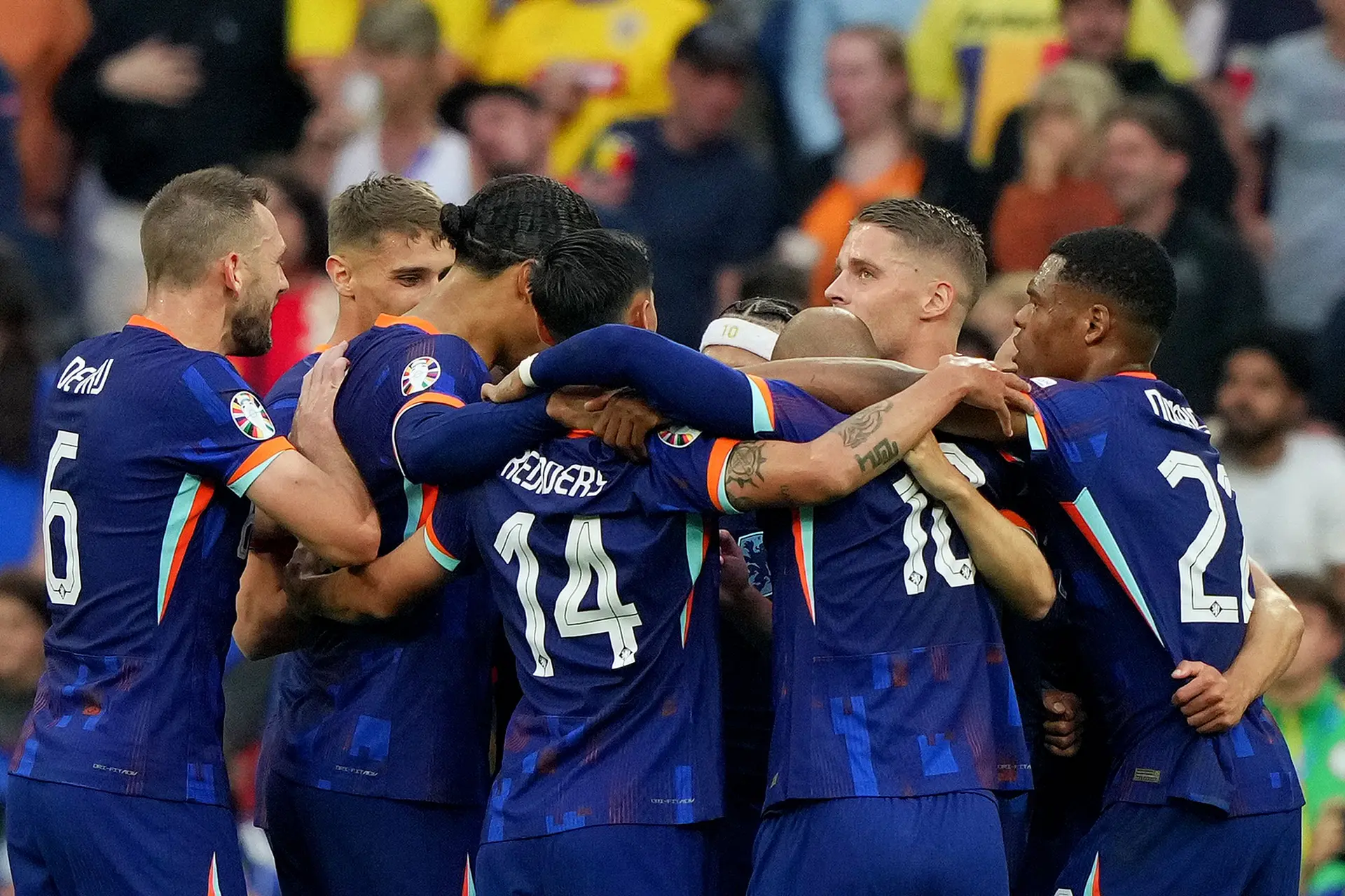 Sterk Oranje wint in slotfase van achtste finale met ruime cijfers van Roemenië
