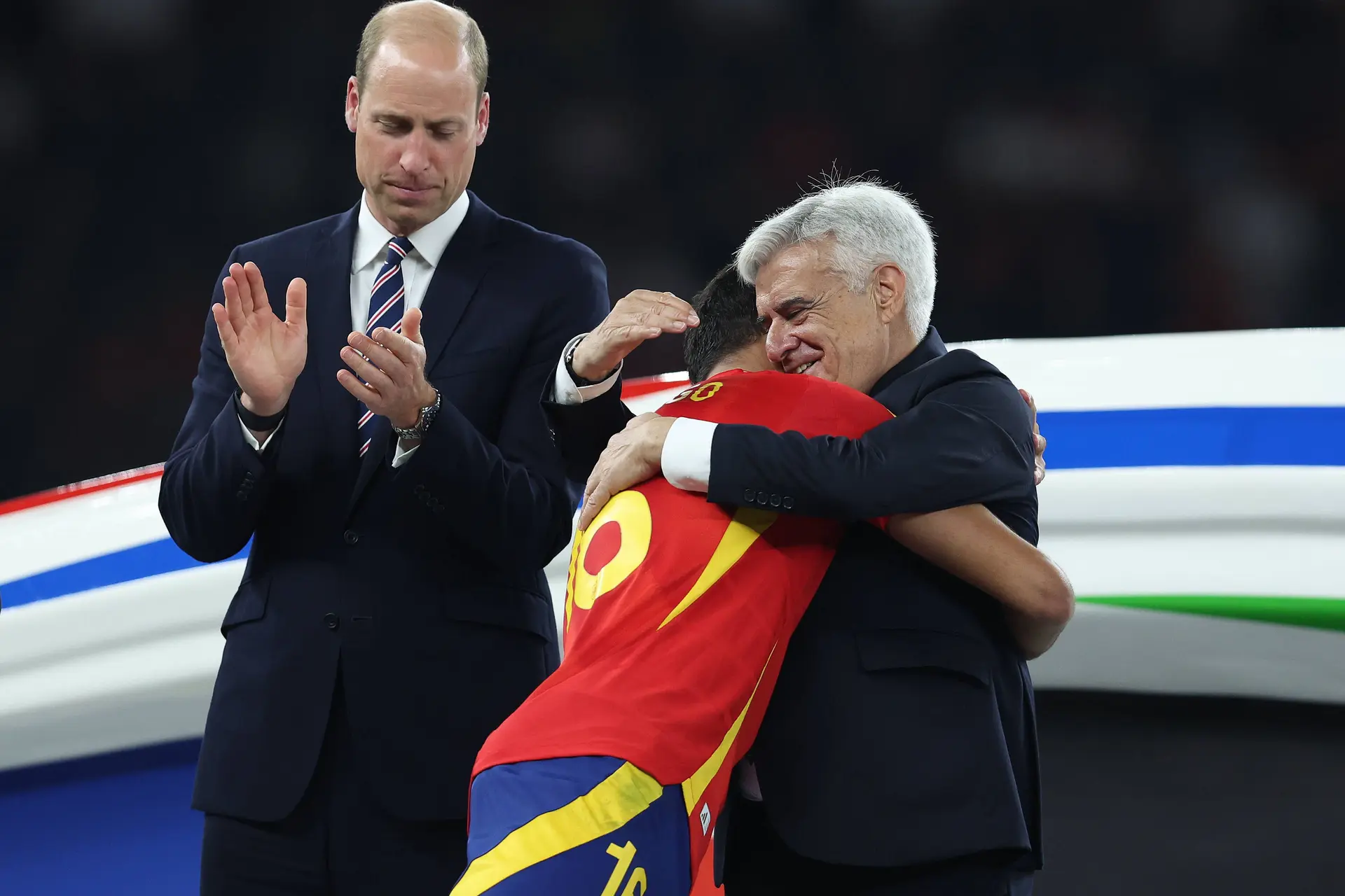 Opnieuw chaos bij Spaanse bond: opvolger Rubiales krijgt twee jaar schorsing