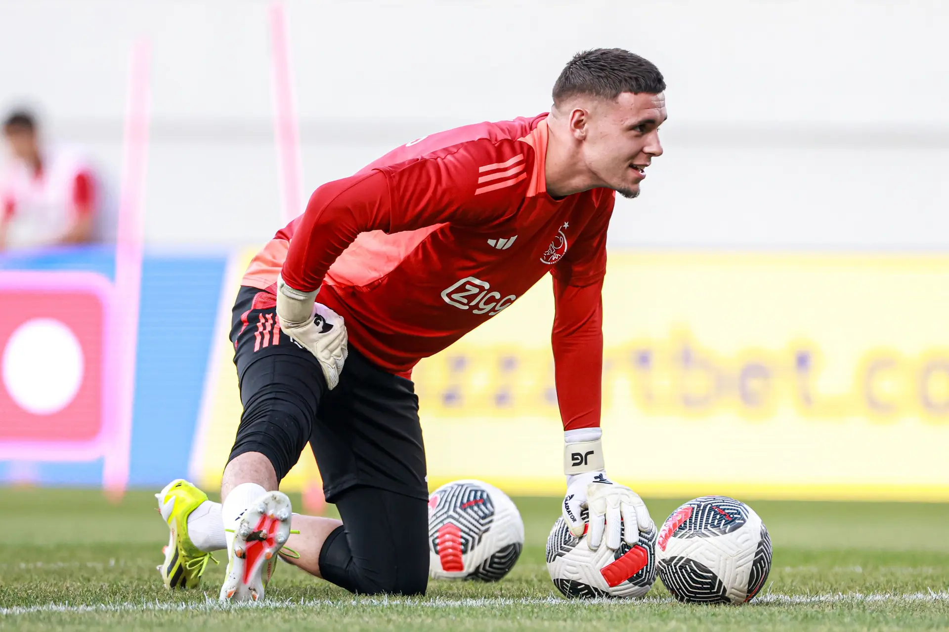 Verrassende ruildeal tussen Ajax en Heerenveen op losse schroeven, keeper wil niet vertrekken
