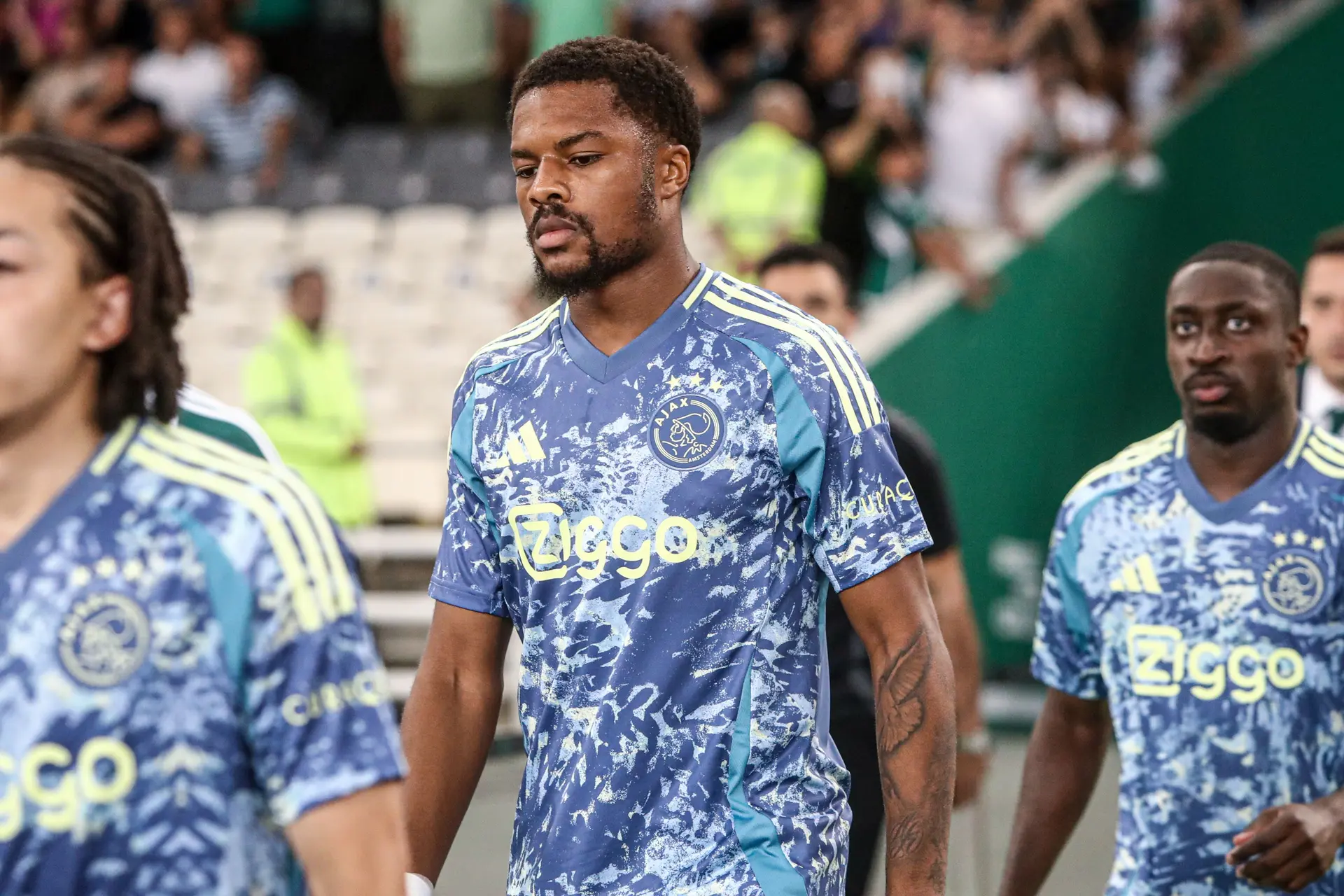 Akpom hoog op het lijstje bij Champions League-club en mag vertrekken uit Amsterdam