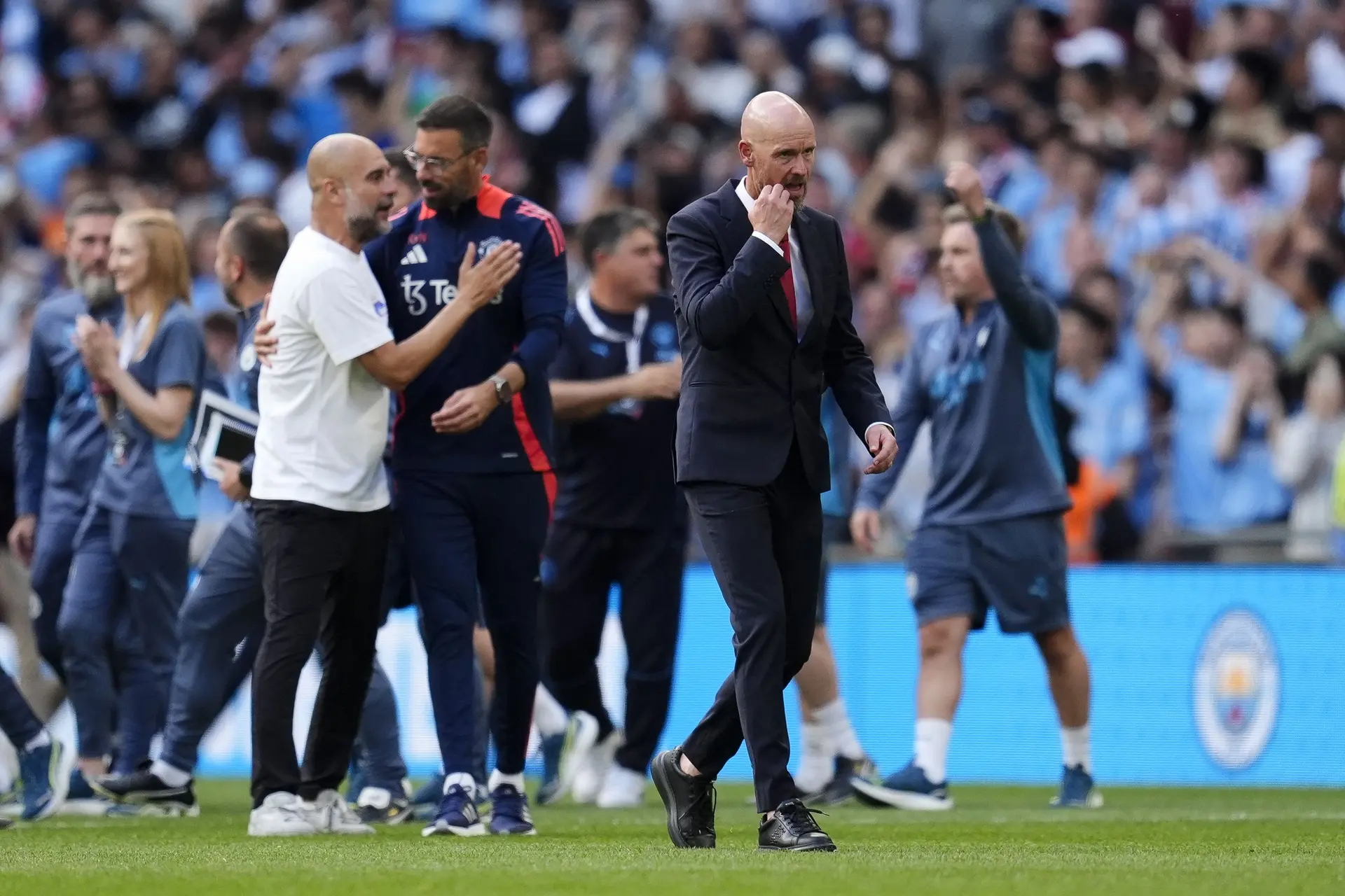 Ten Hag verliest met United de Community Shield na dramatische penalty Evans
