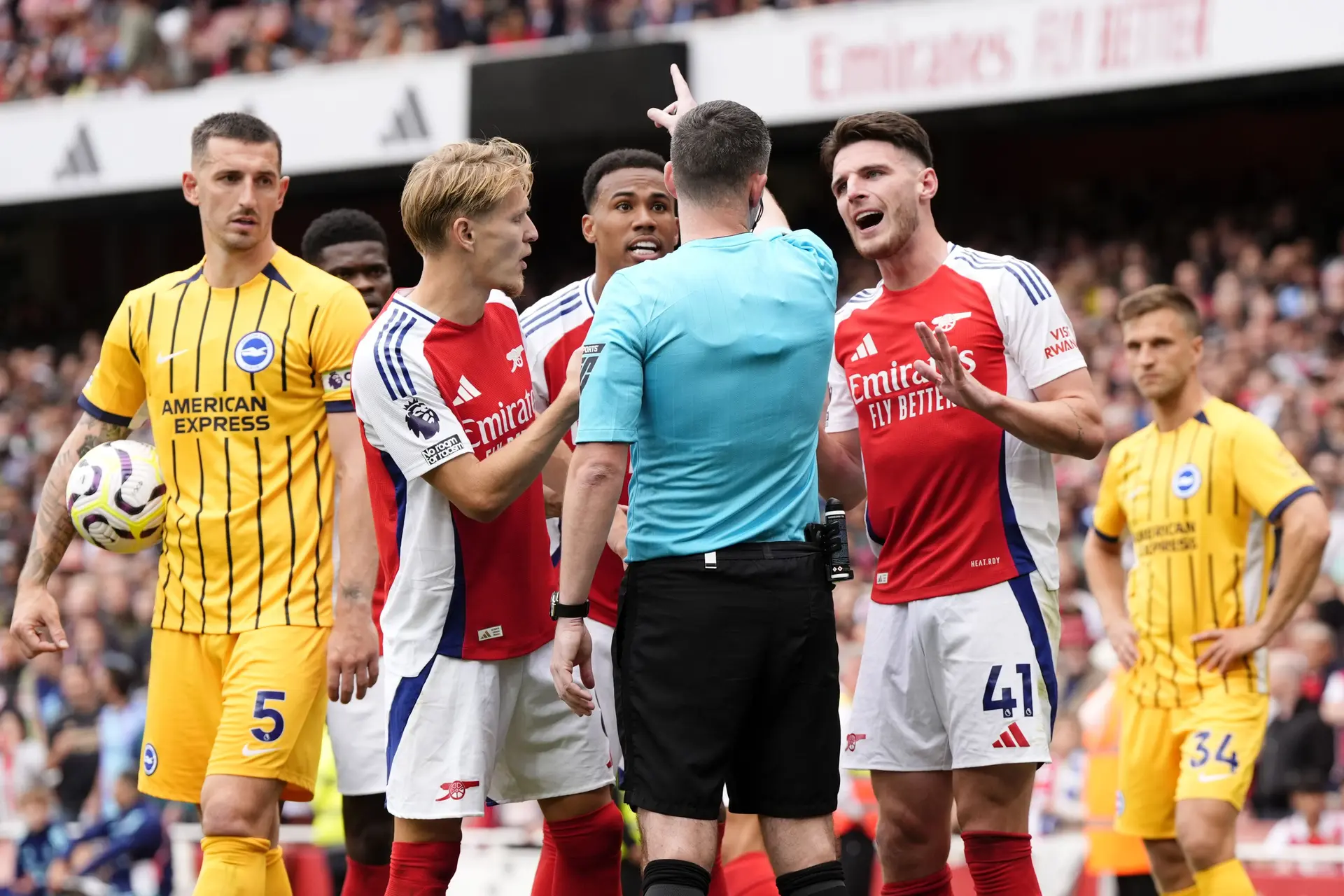 Arsenal wordt niet in het gelijk gesteld: 'Rice terecht weggestuurd'