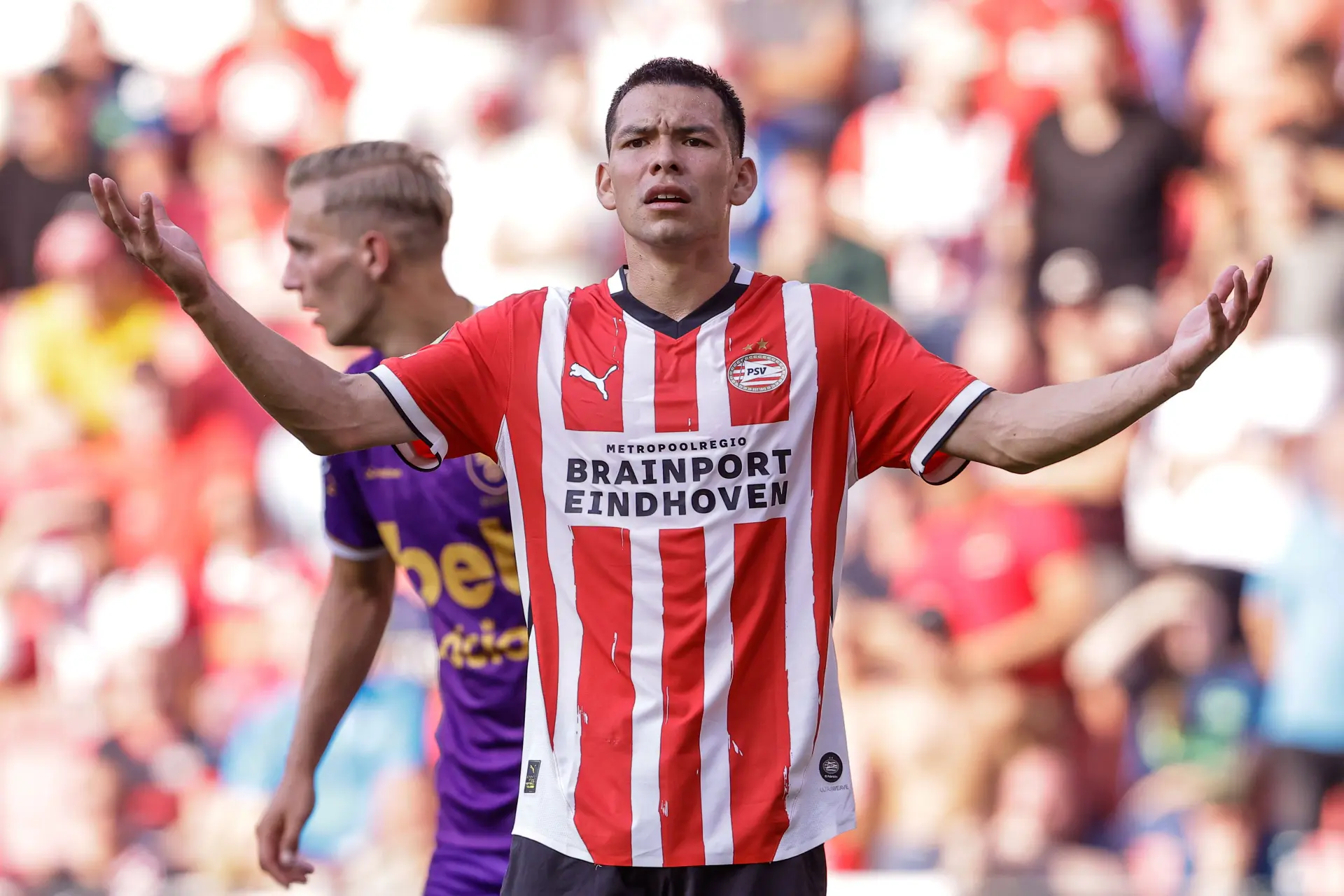 Aanvallende domper voor PSV: topscorer Eredivisie weken uit roulatie