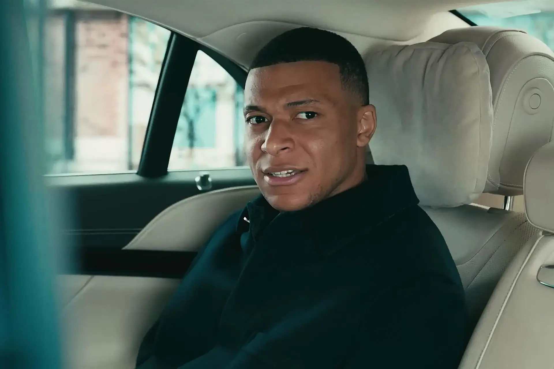Mbappé wint rechtszaak, PSG moet 55 miljoen euro betalen aan superster