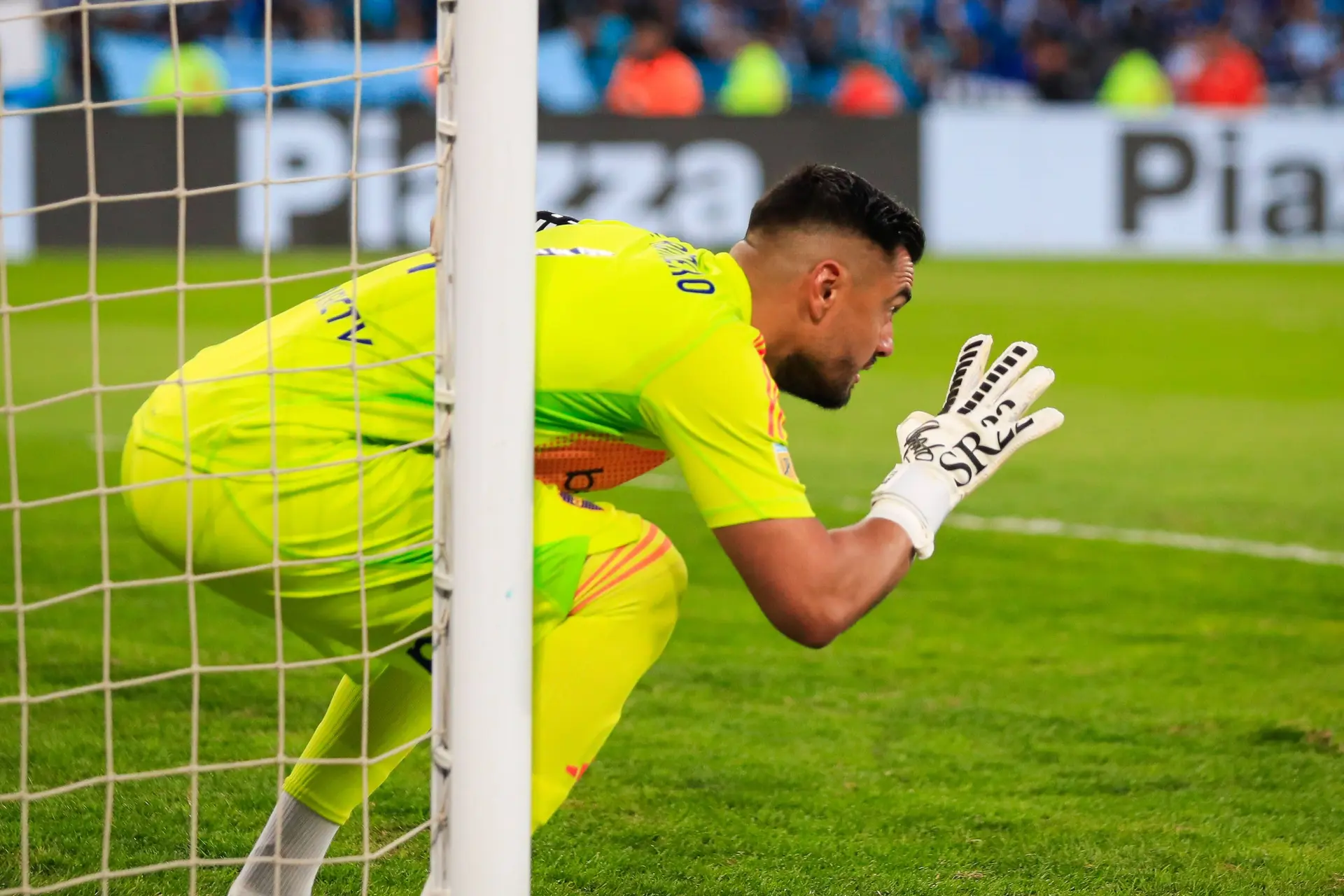 Oud-keeper AZ geschorst wegens ruzie met fans