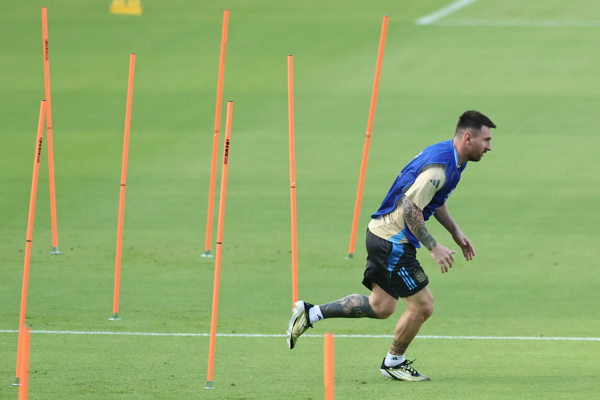 Messi traint weer met Argentinië, orkaan brengt zorgen mee voor wereldkampioen