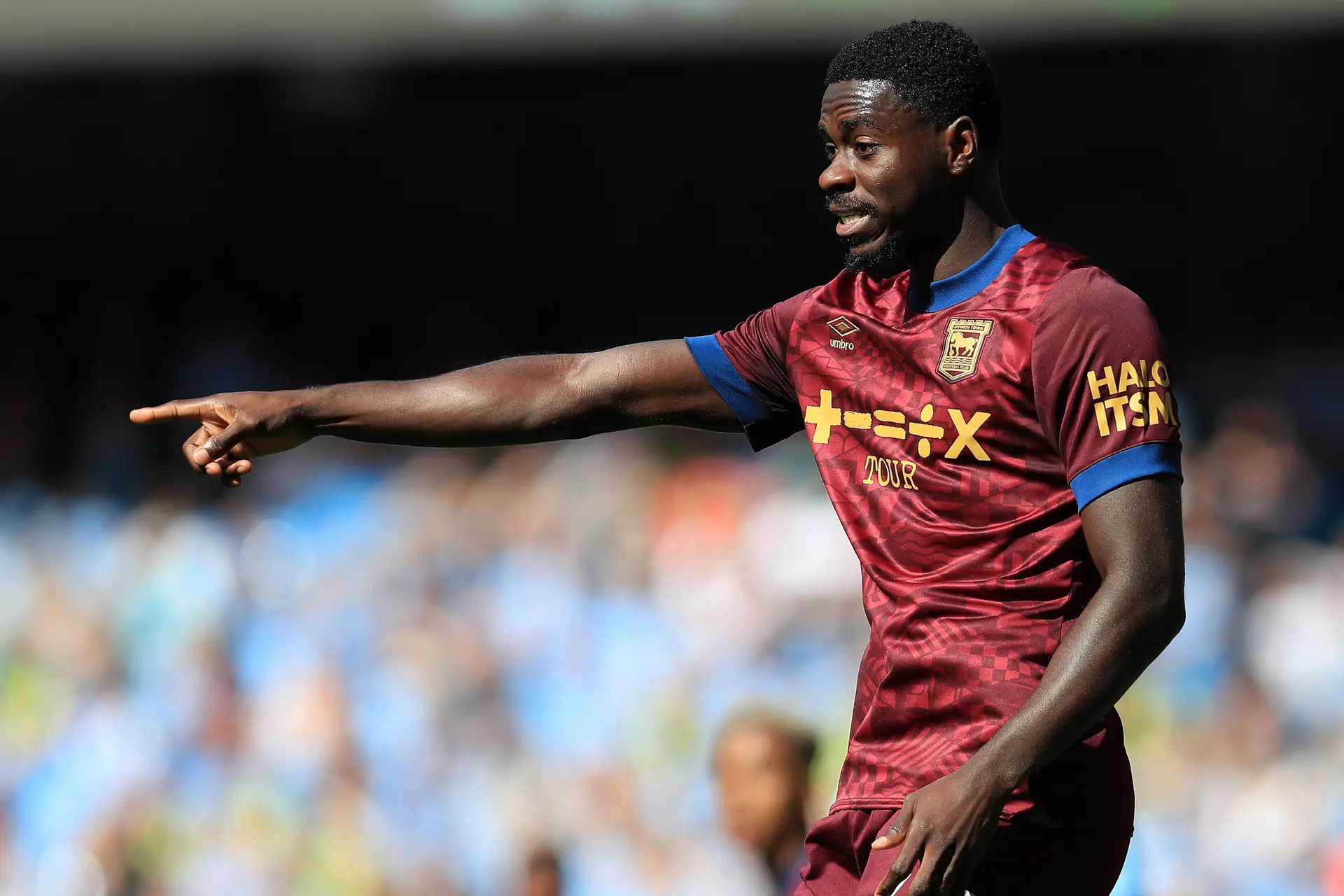 Bizar: Premier League-verdediger verliest bijna zijn duim na doen van de afwas