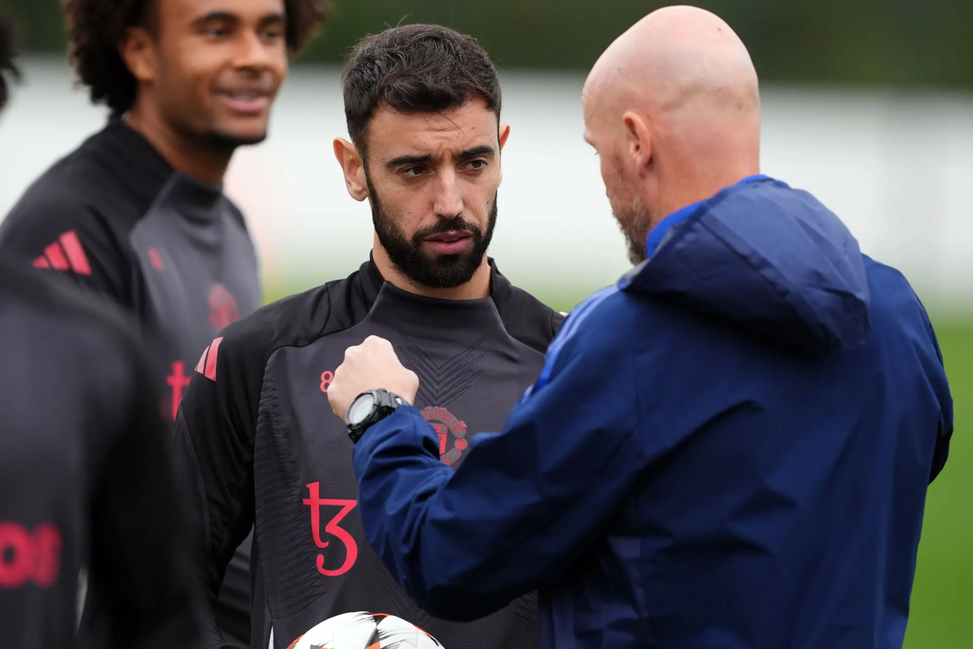 Slecht presterende aanvoerder van Ten Hag vergelijkt met nationaal team: 'Dat is hier heel anders'
