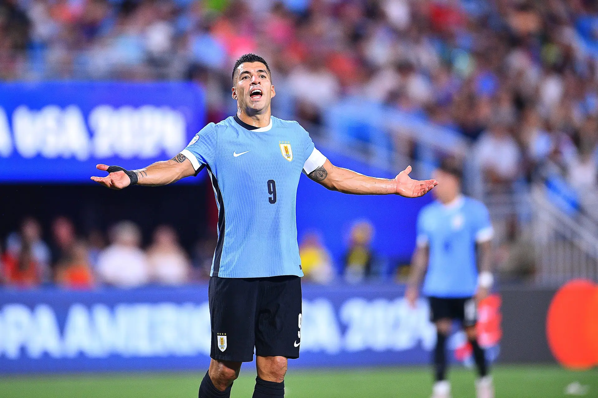 'Eerste bod van Ajax op Luis Suárez was prullenbak-waardig'