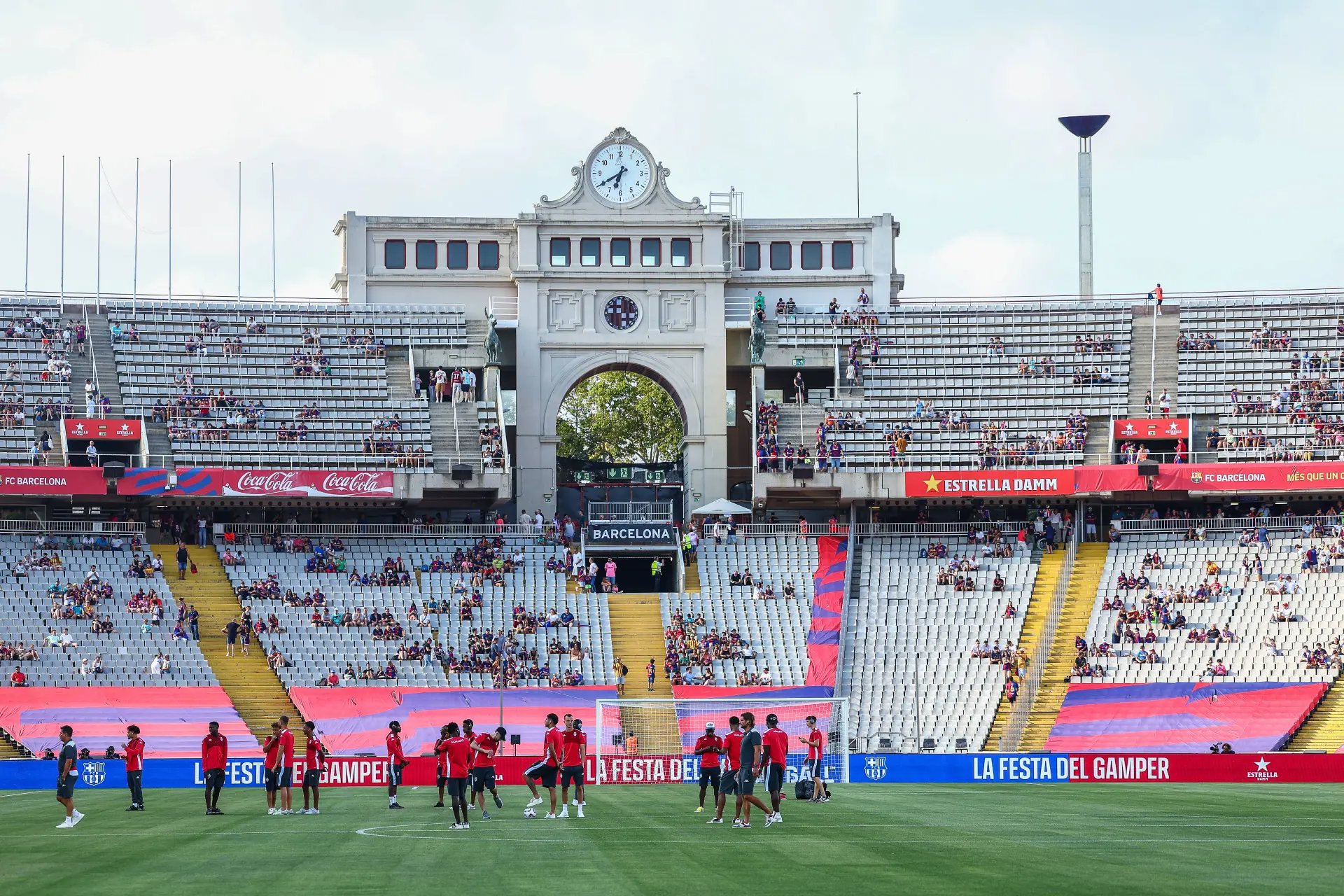 FC Barcelona gaat tribunes sluiten wegens onbetaalde boetes