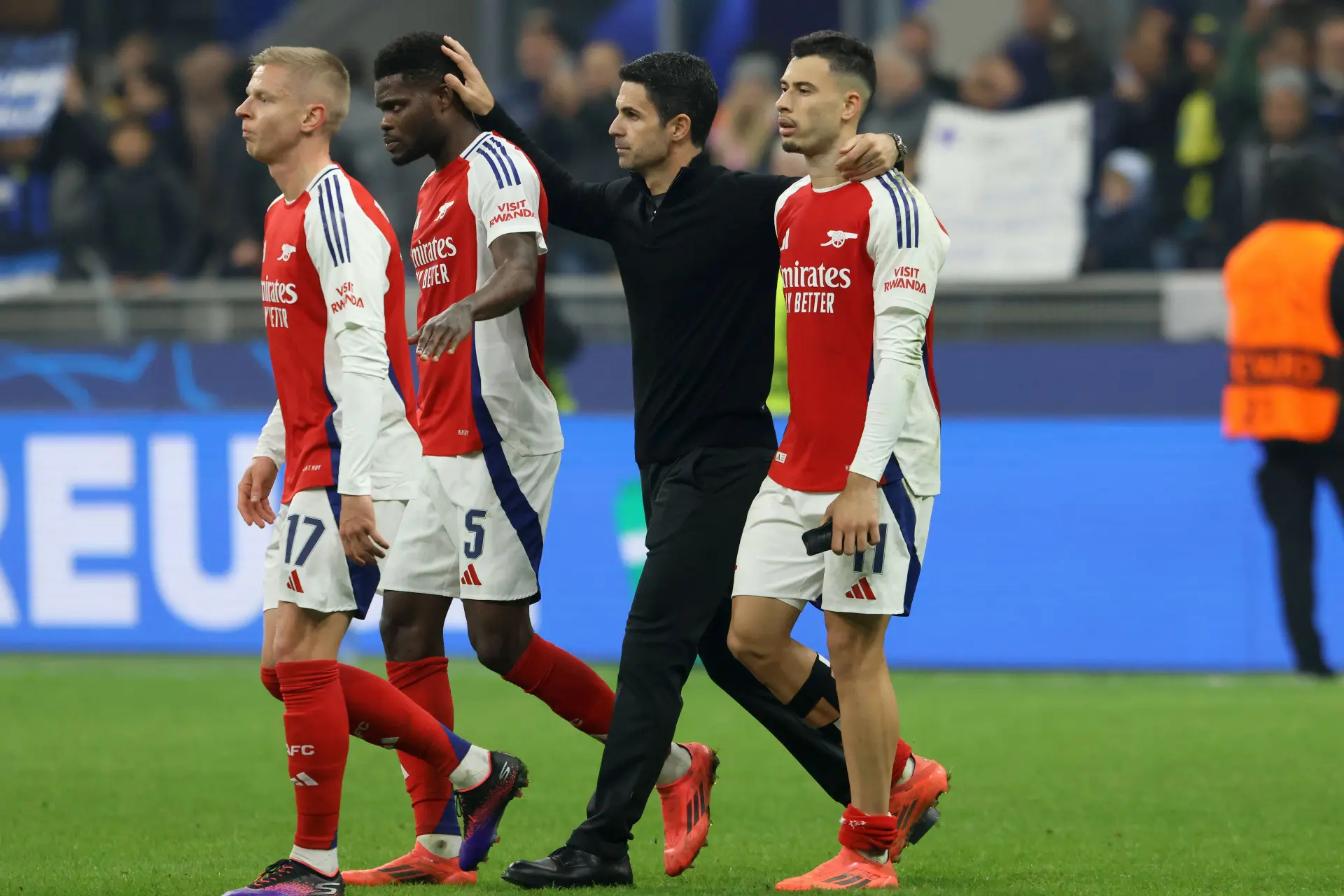 Arsenal voelt zich bestolen na controversiële handsbal tegen Internazionale
