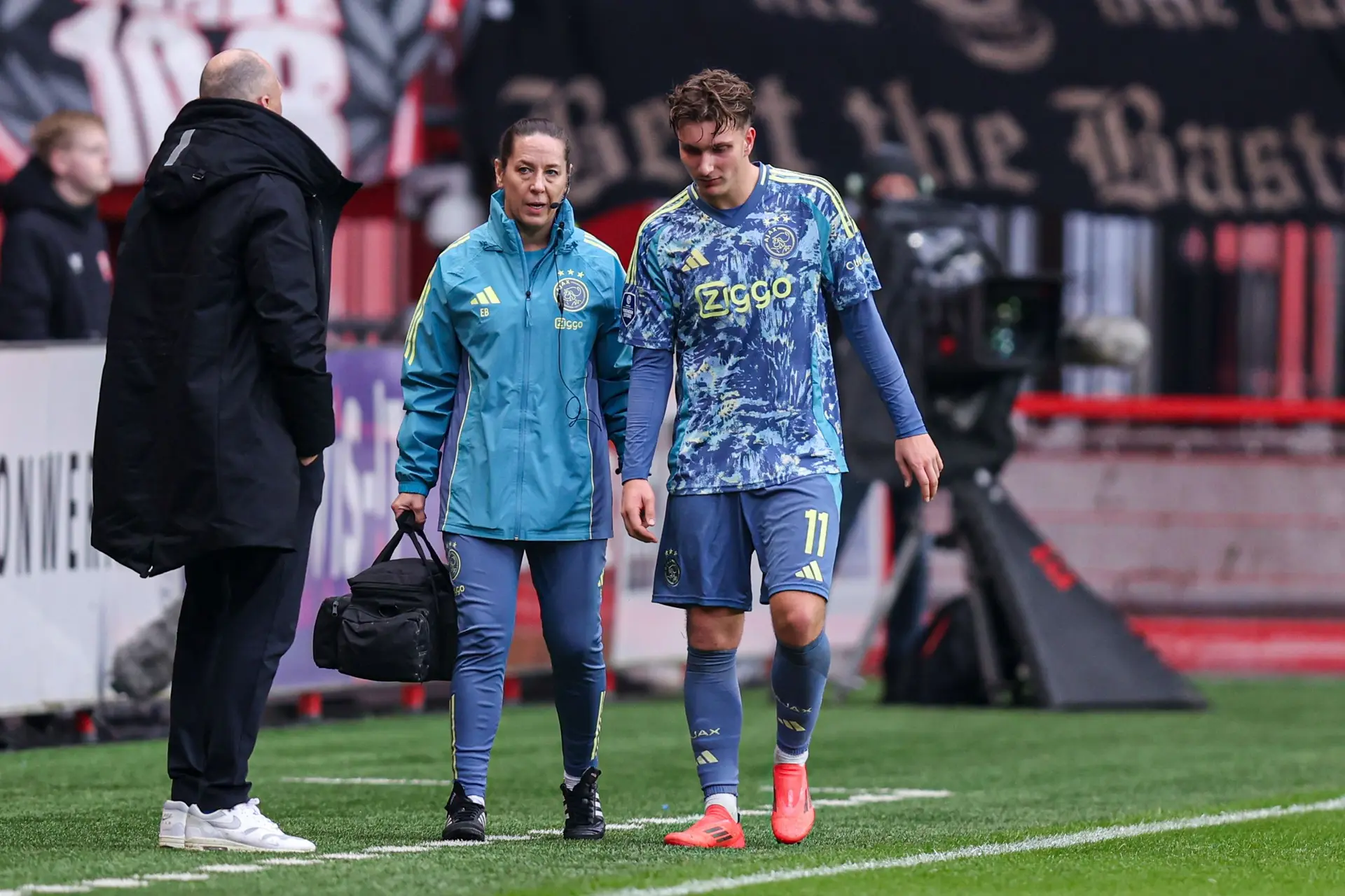 Advies voor Ajax na uitvallen Mika Godts: 'Er zijn betere opties'