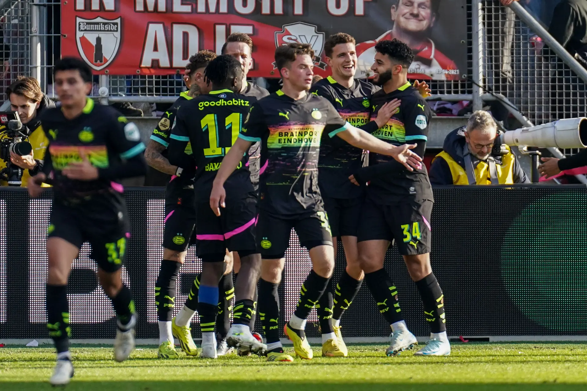 PSV een maatje te groot voor FC Utrecht in strijd om de top in de Eredivisie