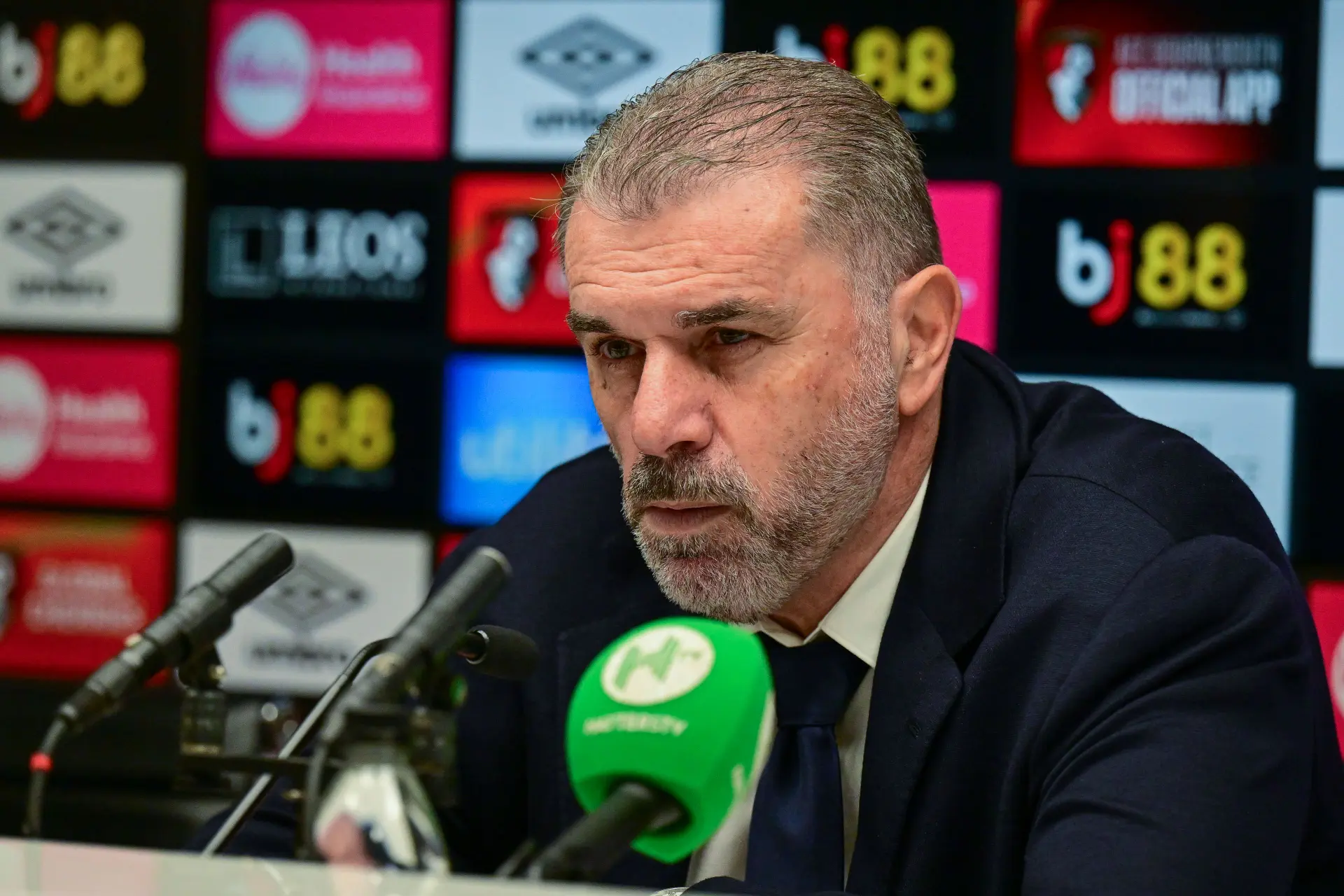 Rel bij Tottenham-manager: 'Boeit me niet wie mij steunt!'