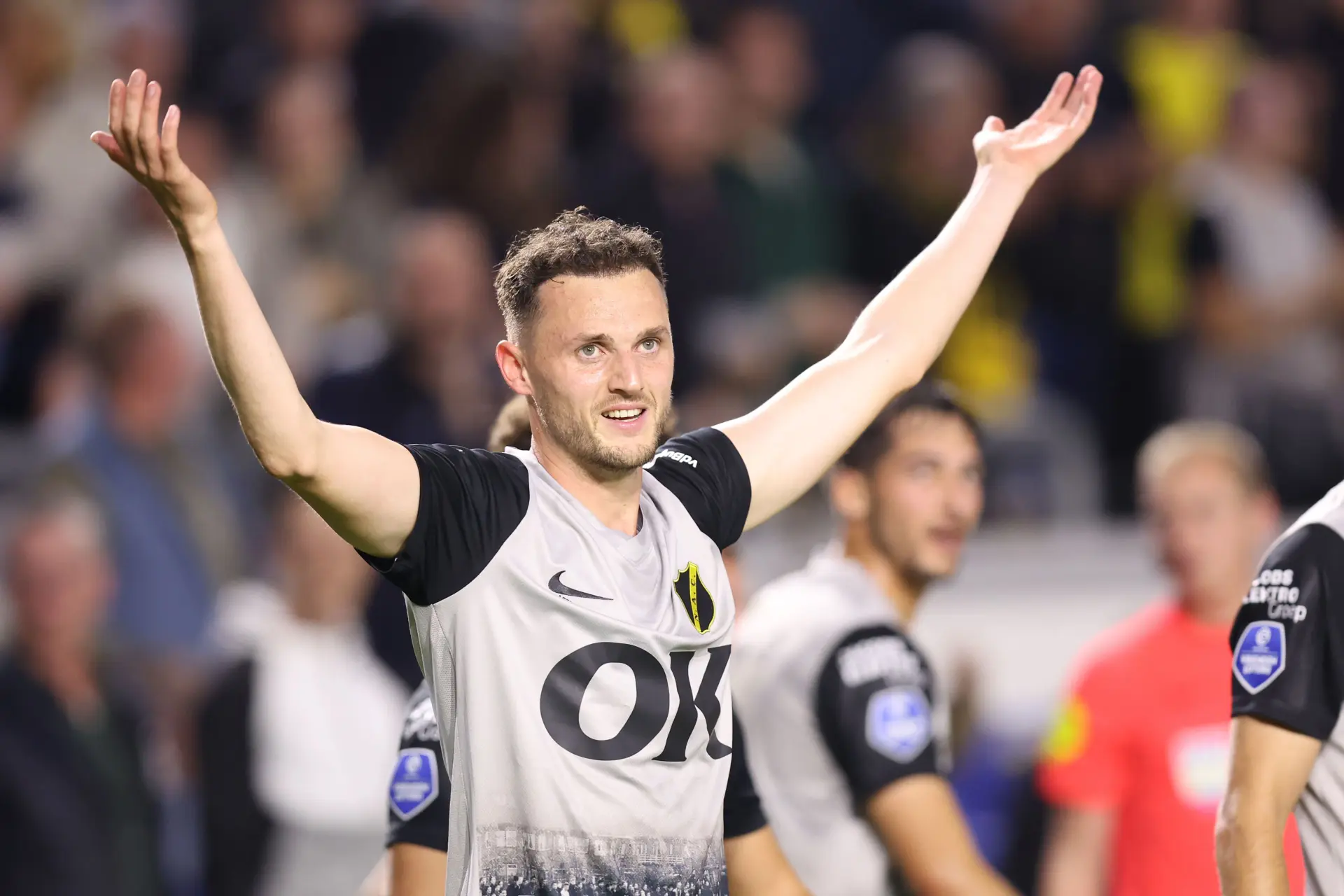 NAC krijgt steun vanuit Amsterdam in aanloop naar wedstrijd tegen PSV: 'Omdat zij lopen te knoeien de laatste weken'