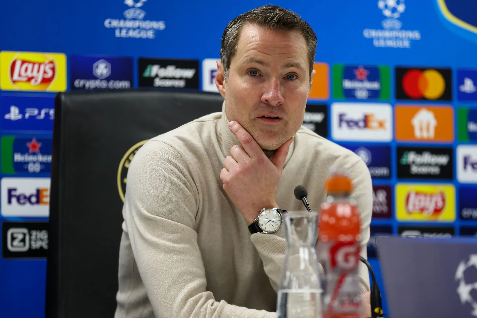 Feyenoord loert op defensieve versterking na meerdere blessures